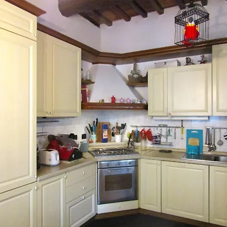 La Casa Di Mezzo *