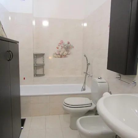 Nyaraló La Casa Di Mezzo Camaiore